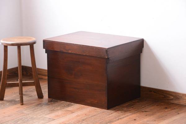 古家具と一緒に買取した古い木箱(古道具・収納)。