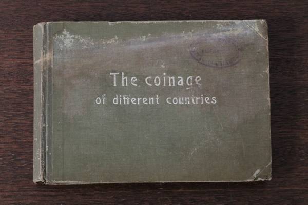 コレクションと一緒に手放した古道具　戦前の古いコインポストカード(絵葉書)。